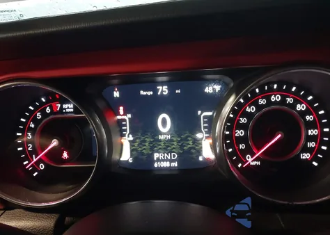 2018 Jeep Wrangler Unlimited Rubicon 4X4 z USA, uszkodzony, nr VIN 1C4HJXFG9JW233077